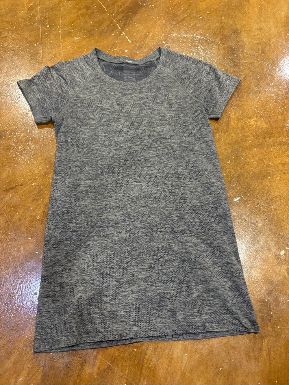 lululemon athletica Heathered Gray Short Sleeve Tunic